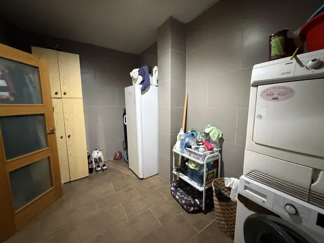 Chalet independiente con 400 m2 construidos, gran parcela y garaje — 37