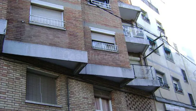 Se vende piso en Autonomía 37 de Badalona, Barcelona.