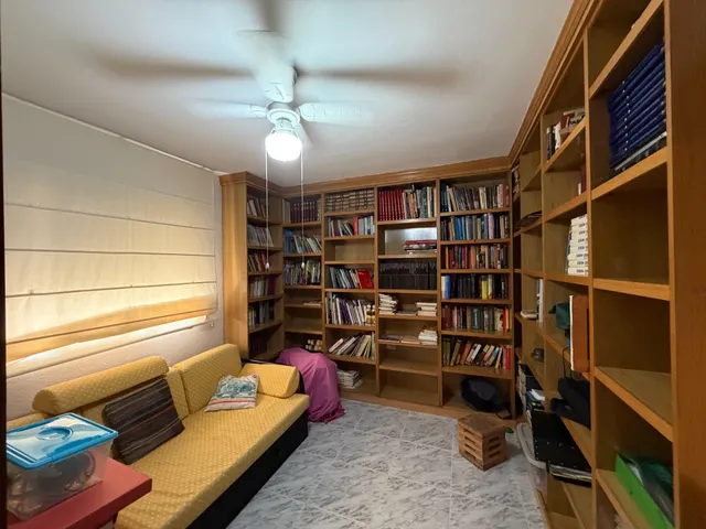 Espectacular Chalet en La Pobla de Vallbona - Ideal para Vivir — 38