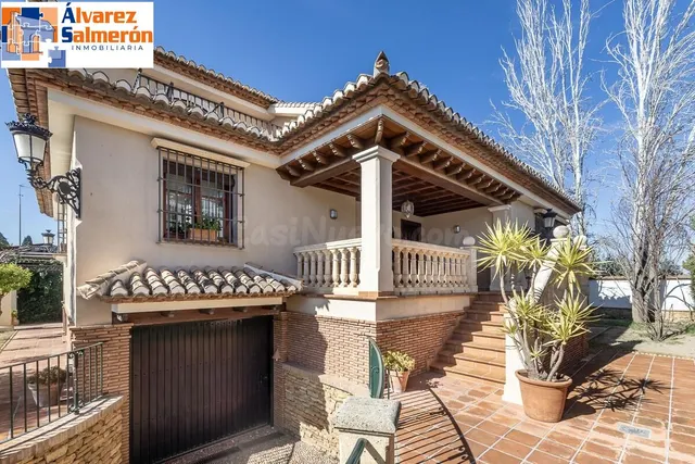 INCREÍBLE CHALET INDEPENDIENTE EN ZONA PRIVILEGIADA — 4