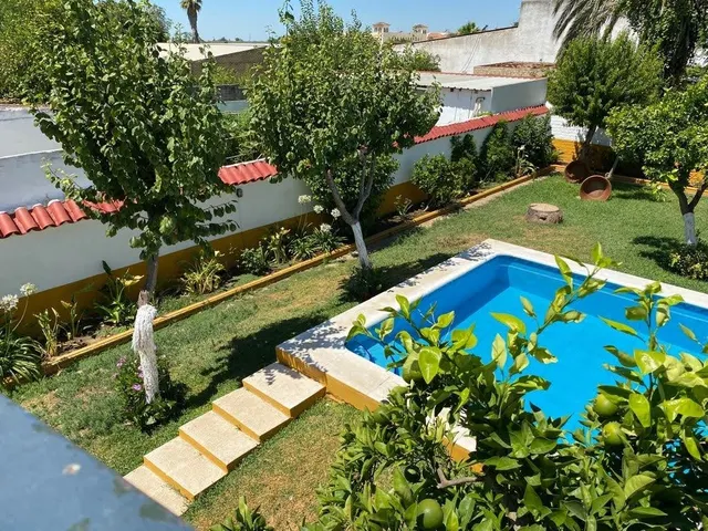 Casa de 270 m2 con parcela de 627 m2 — 10