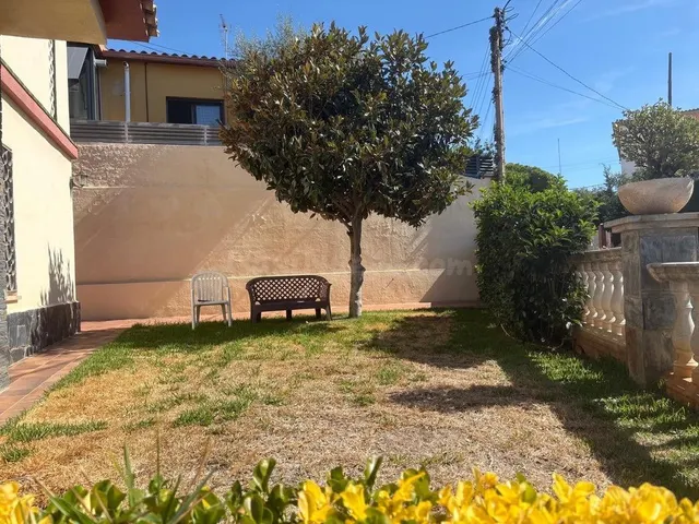 El refugio perfecto: Chalet independiente de 4 habitaciones con jardín en Premià de Dalt. — 2