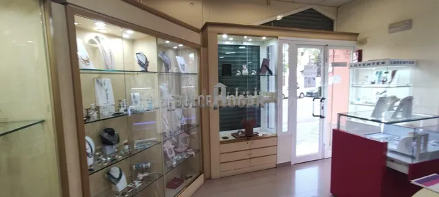 TRASPASO DE LOCAL AVDA. MÁLAGA, 131 JOYERIA ABRIL - foto 3