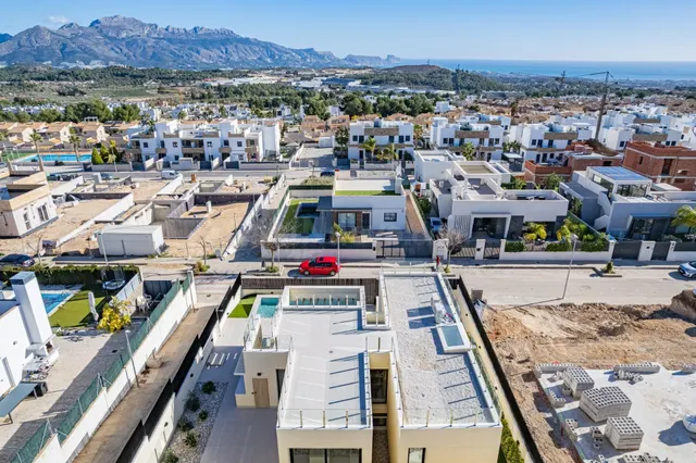 Villa 4 habitaciones 200m² en venta - Alberca - foto 3
