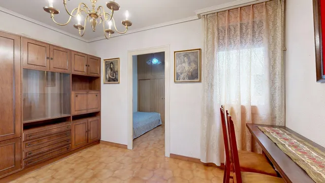 ¡Junto a Puerta del Carmen! Piso luminoso de 76 m2 con gran potencial para reformar — 3
