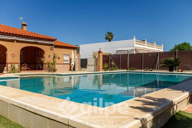 Chalet en venta en Marchena. — 7