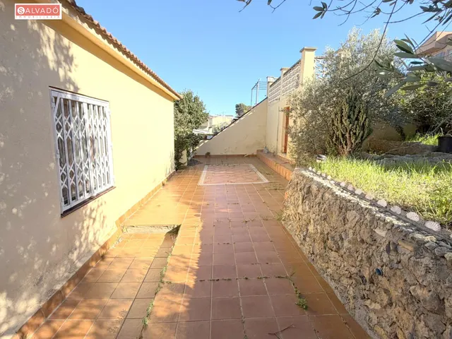 CHALET EN ALBINYANA CON JARDÍN Y PISCINA !! — 5