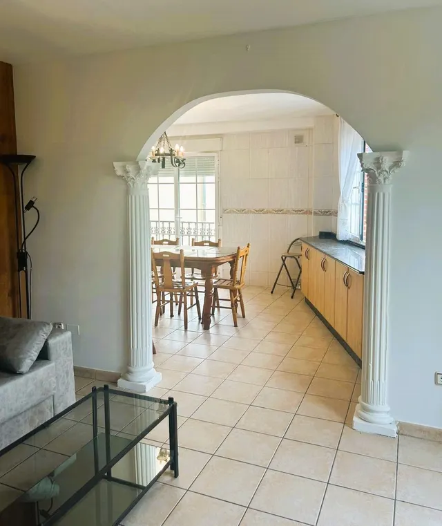 SE VENDE AMPLIO PISO EN CALLE ZARAGOZA — 16