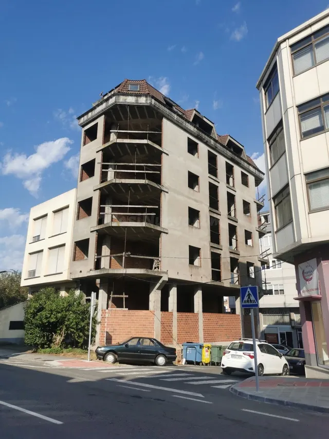 Edificio en Construcción para rehabilitar en Carballo - foto 3