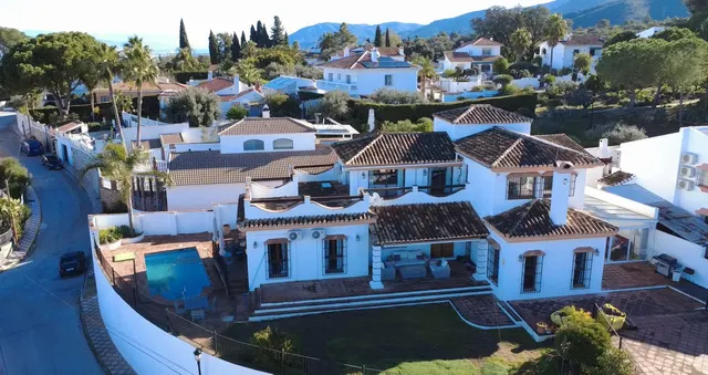 Chalet 4 habitaciones 293m² en venta - Costa del Sol — 31