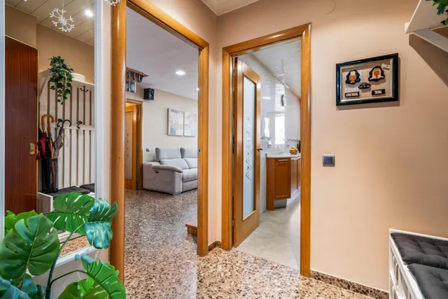 Dúplex  con 3 dormitorios mas buhardilla, 2 baños, balcón, vistas panoramicas. — 6