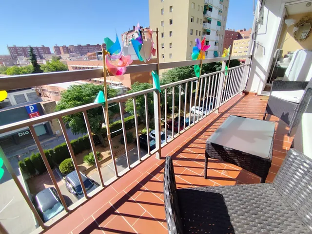 Precioso piso reformado en Creu Alta, con gran balcón y park