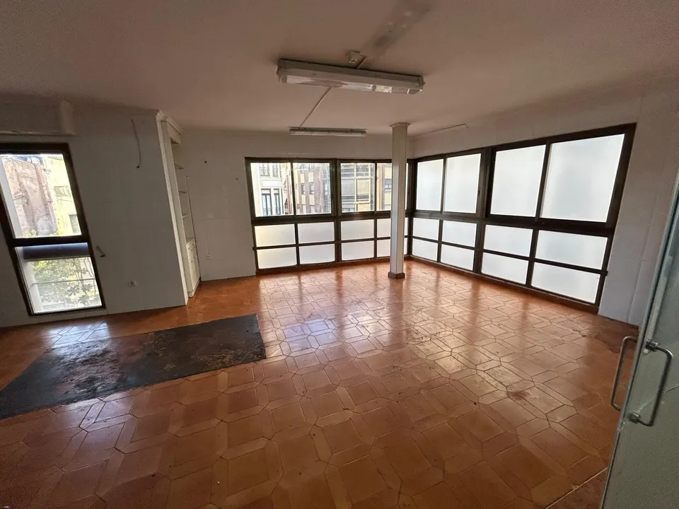 OPORTUNIDAD... SE VENDE  EDIFICIO.. MENOS UNA VIVIENDA ....UBICADO EN PLENO CENTRO DE ALZIRA