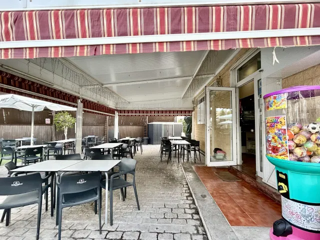 Local comercial 109m² en venta - Villamartin — 35