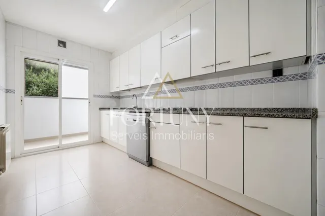 Piso en venta en calle Alcalde Joan Bertran, Reus. - foto 5