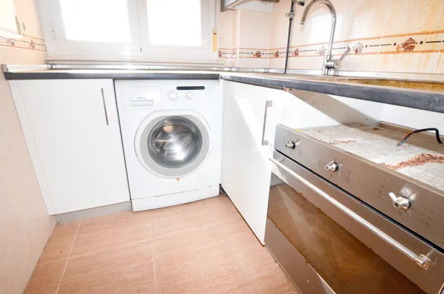Urbis te ofrece un apartamento en venta en VILLARMAYOR, Sala - foto 3