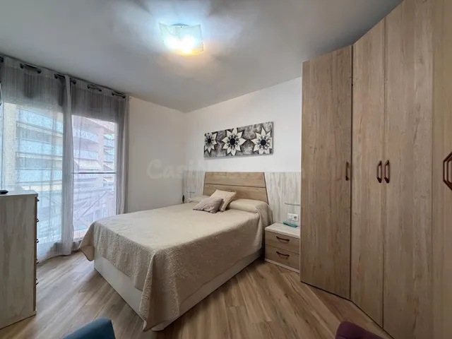 PISO DE 4 DORMITORIOS CON BALCÓN Y PATIO INTERIOR EN VENTA EN LA RÀPITA — 4