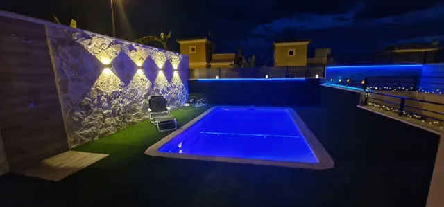 Bungalow Reformado en Montesol: Naturaleza y Confort - foto 3