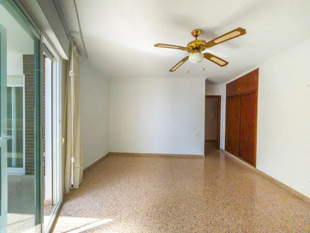 Apartamento en primera línea de playa en La Mata, con vistas al mar y plaza de garaje incluida. — 16