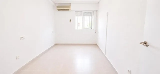Ático en esquina con gran terraza privativa y enorme potencial – torreviej — 16