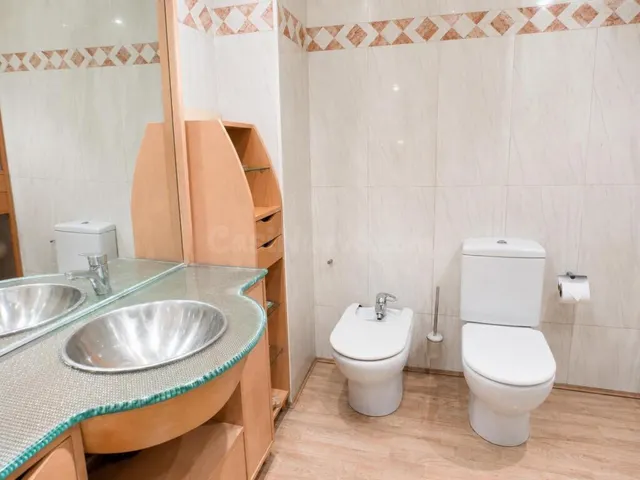 Exclusivo piso con vistas a Montserrat en pleno centro de Manresa — 16