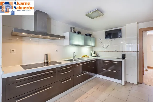 Casa pareada con piscina y vistas despejadas en Huétor Vega — 14