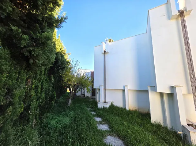 Se vende villa próxima al término municipal de Benicàssim, muy cerca de la playa. La casa está sobre una parcela de 1.889 m2, de la cual saldrían 3 parcelas de 629 m2 en caso de querer dividir el — 7