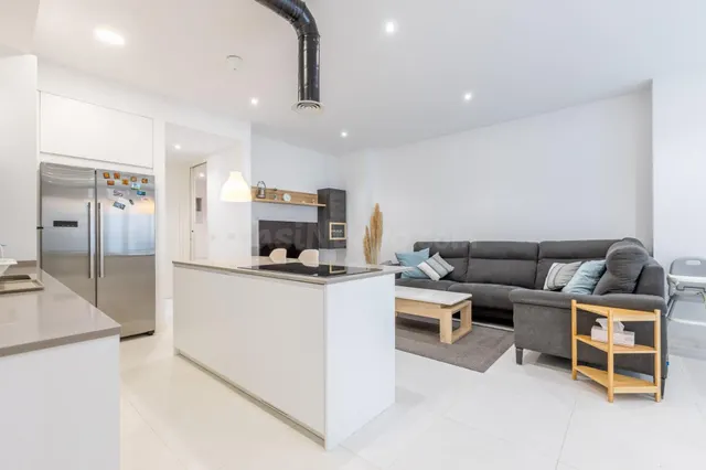 Espectacular bajo vivienda de techos altos PREMIUM en ZALAET - foto 3