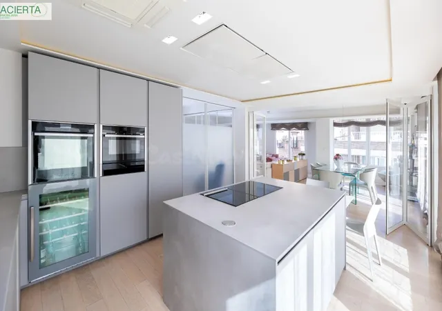 Exclusiva vivienda con vistas al Palacio de los Patos, junto Recogidas, 4 dormitorios 3 baños — 5