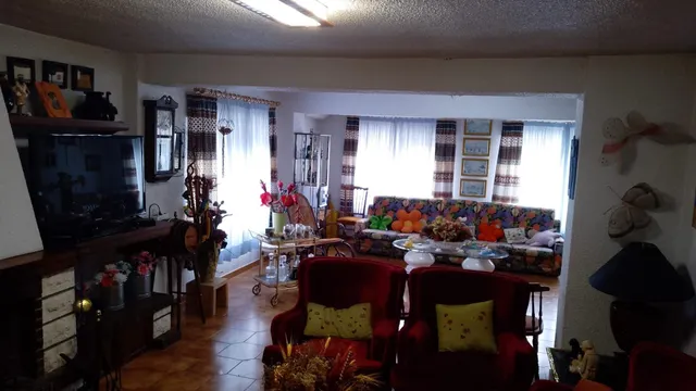 PRECIOSO CHALET EN MUY BUENA ZONA DE PETRER — 9