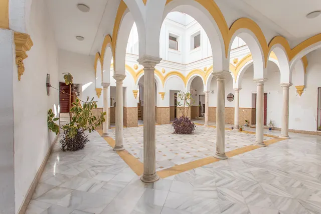 Se vende piso en planta baja en el centro (vpo) — 2