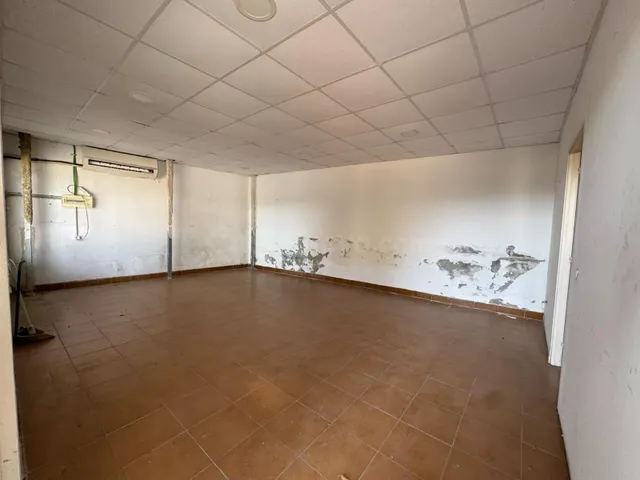 Amplio solar con almacén y oficinas en Santa Coloma de Cerve - foto 4