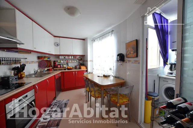 Amplio y exterior con piscina, garaje y trastero — 7