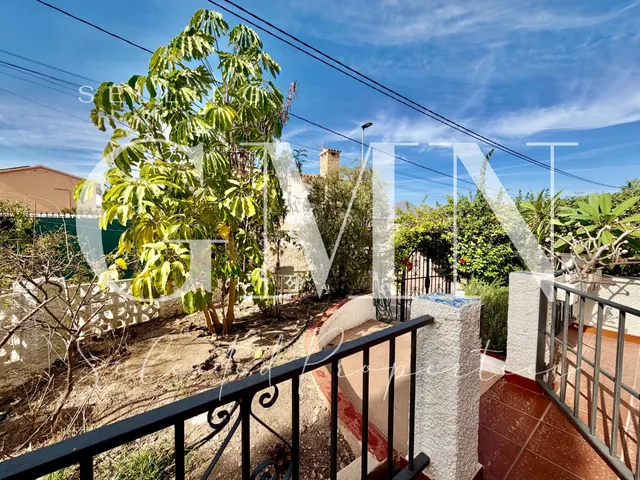 EXCELENTE VILLA EN ESQUINA EN ALBIR | MÁS PRIVACIDAD, LUZ Y GRAN POTENCIAL — 10