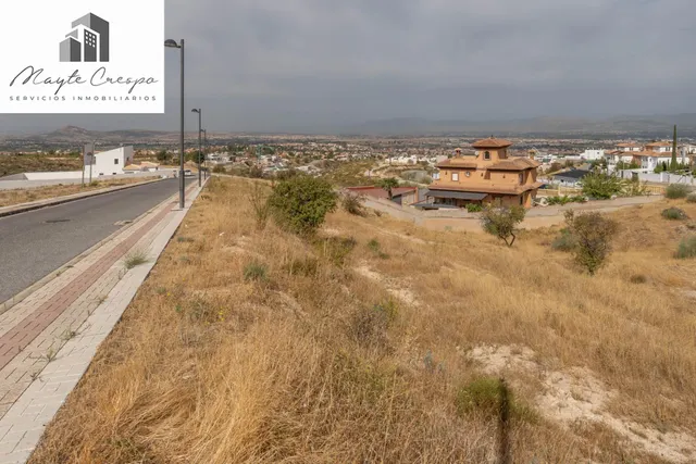 Terreno urbano de 750 m2 en Altos de La Zubia. Parcela 17, manzana M — 14