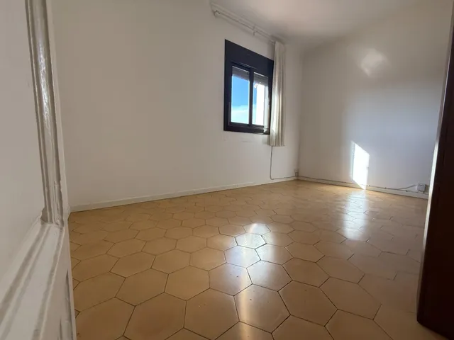 Último piso de una habitación con Ascensor — 12