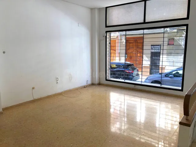 Local Comercial y /o OFICINAS en Carcaixent - Zona Santa Bár - foto 4