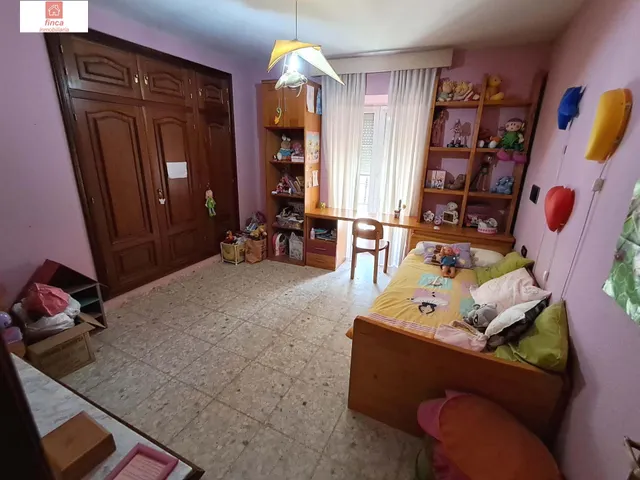 Se vende vivienda doble en Montijo, zona centro, plaza santa clara, a tres calles, con garaje y piscina — 16