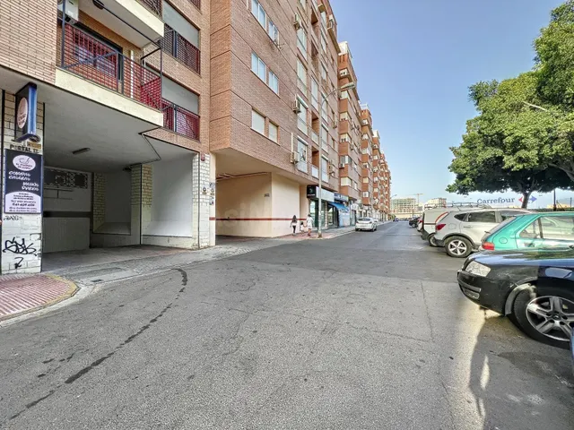 Plaza de garaje en Almería junto al Carrefour