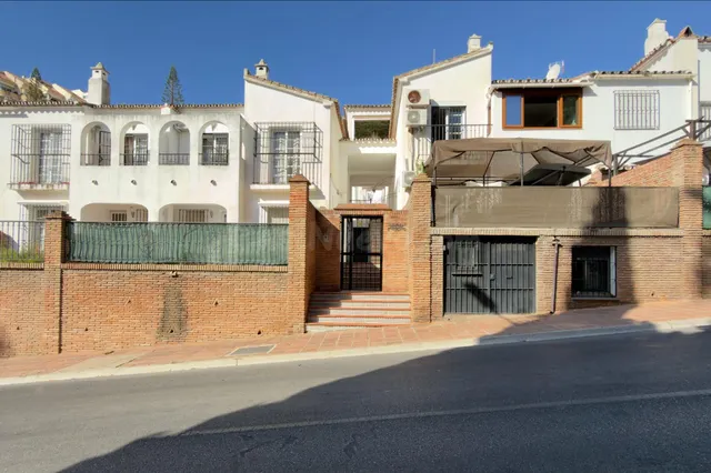 ADOSADO DE 3 DORMITORIOS CON TERRAZAS Y 50 m2 DE ESPACIO ADI - foto 2