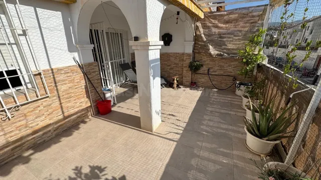 ¡Exclusivo adosado con entrada independiente y potencial par - foto 3