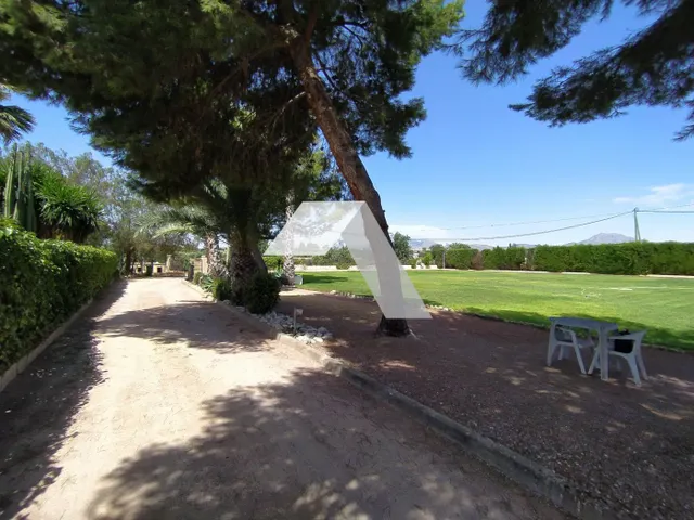Chalet en venta — 17