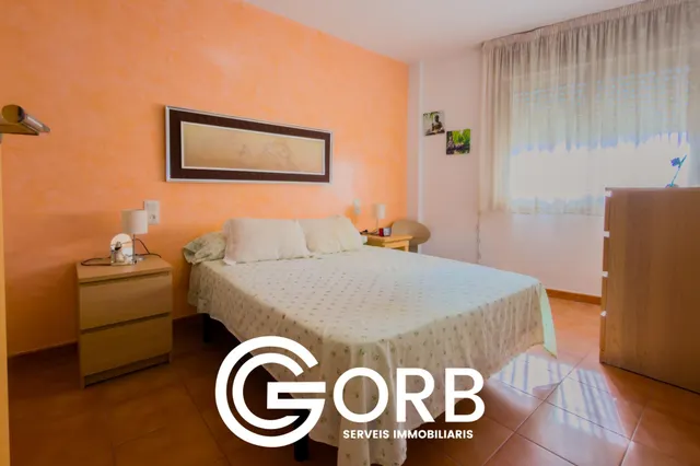Amplio piso con vistas al mar, 4 habitaciones, ascensor y parking incluido en ronda rocablanca — 13
