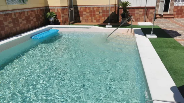ESPECTACULAR CHALET CON DOS CASAS Y AMPLIO TERRENO — 20