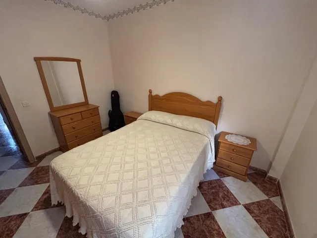 Se vende piso en planta baja, zona las canteras. — 7