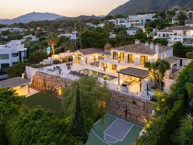Chalet 5 habitaciones 734m² en venta - Marbella — 47