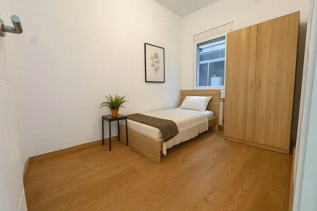 PISO REFORMADO DE 4 habitaciones EN MANRESA — 7
