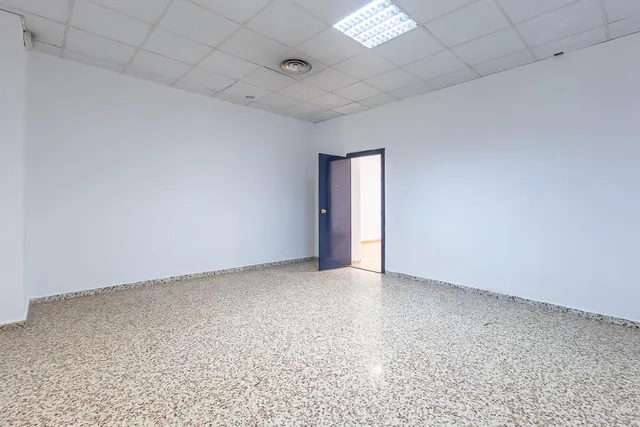 Local comercial en venta en la mejor zona de paso de Maracena — 7