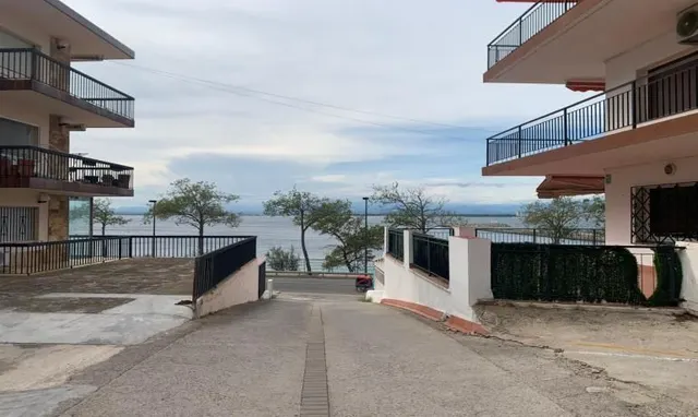 INCREIBLE ATICO CON VISTA MAR Y DELANTE PLAYA SEGOND MOLL EN ROSES — 37