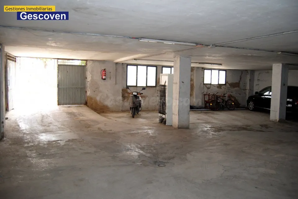 VENTA GARAJE Y TRASTERO CENTRICO